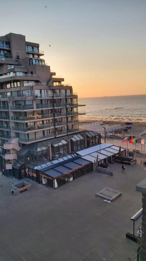 Appartement Met Zeezicht Op Het Van Bunnenplein Knokke-Heist Exterior photo